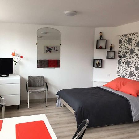 Ferienwohnung Le Clemenceau Péronne Exterior foto